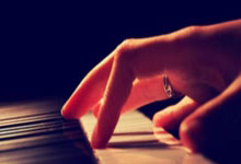 DB彩票官网-?南美巅峰之战！内马尔梅西引爆绿茵圣殿，21世纪终极对决今夜血溅美洲杯