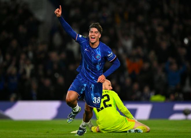 包含切尔西主场惨败欧战希望或降低的词条