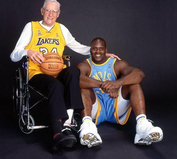 篮球巨星公开向球迷表达感谢之情，展现亲和力