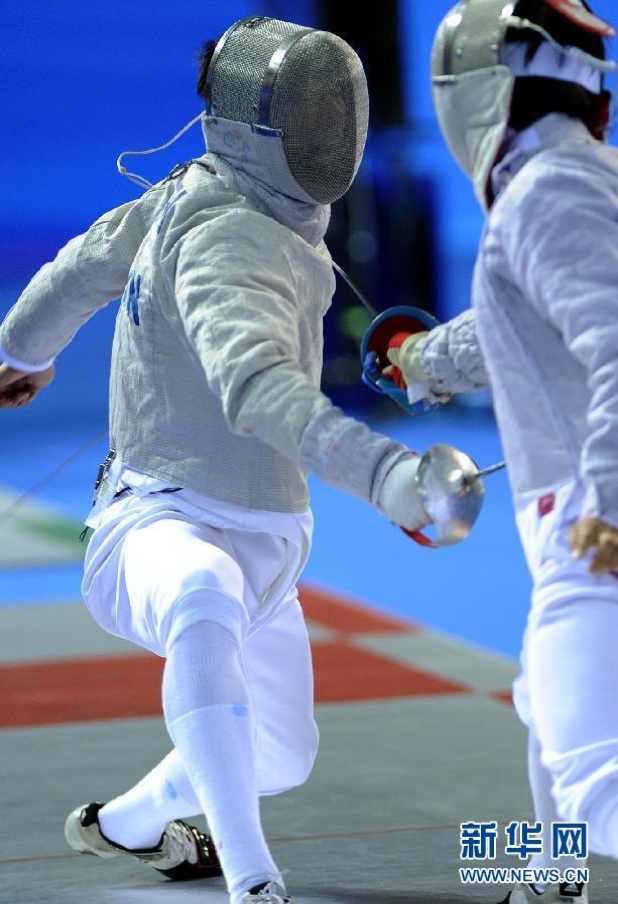 韩国击剑选手金旻恩夺得女子佩剑冠军