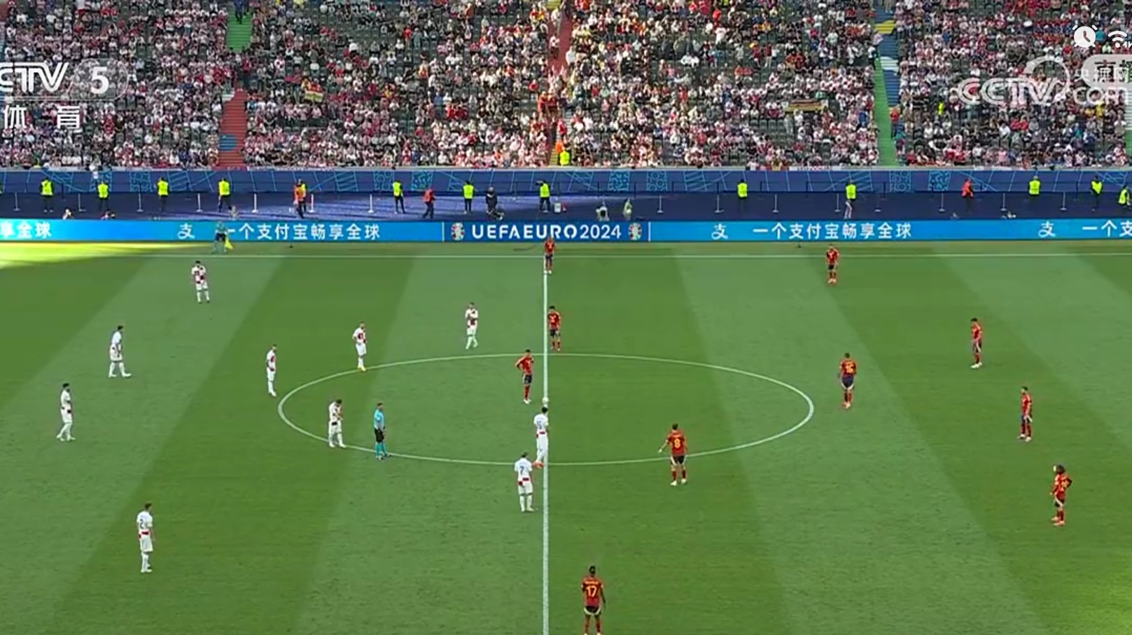 英格兰首战胜克罗地亚，开门红