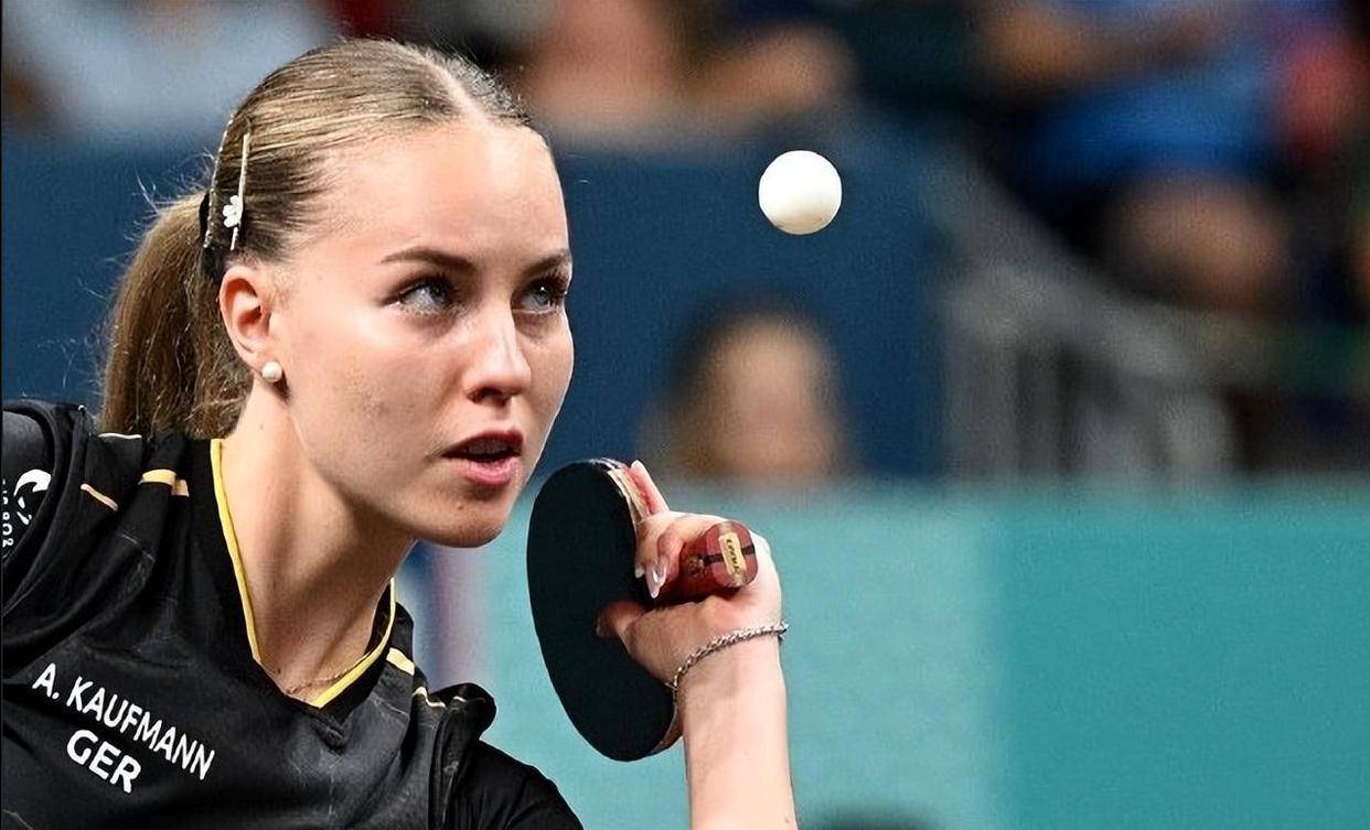 包含瑞典客场逆转罗马尼亚，晋级欧预赛八强的词条