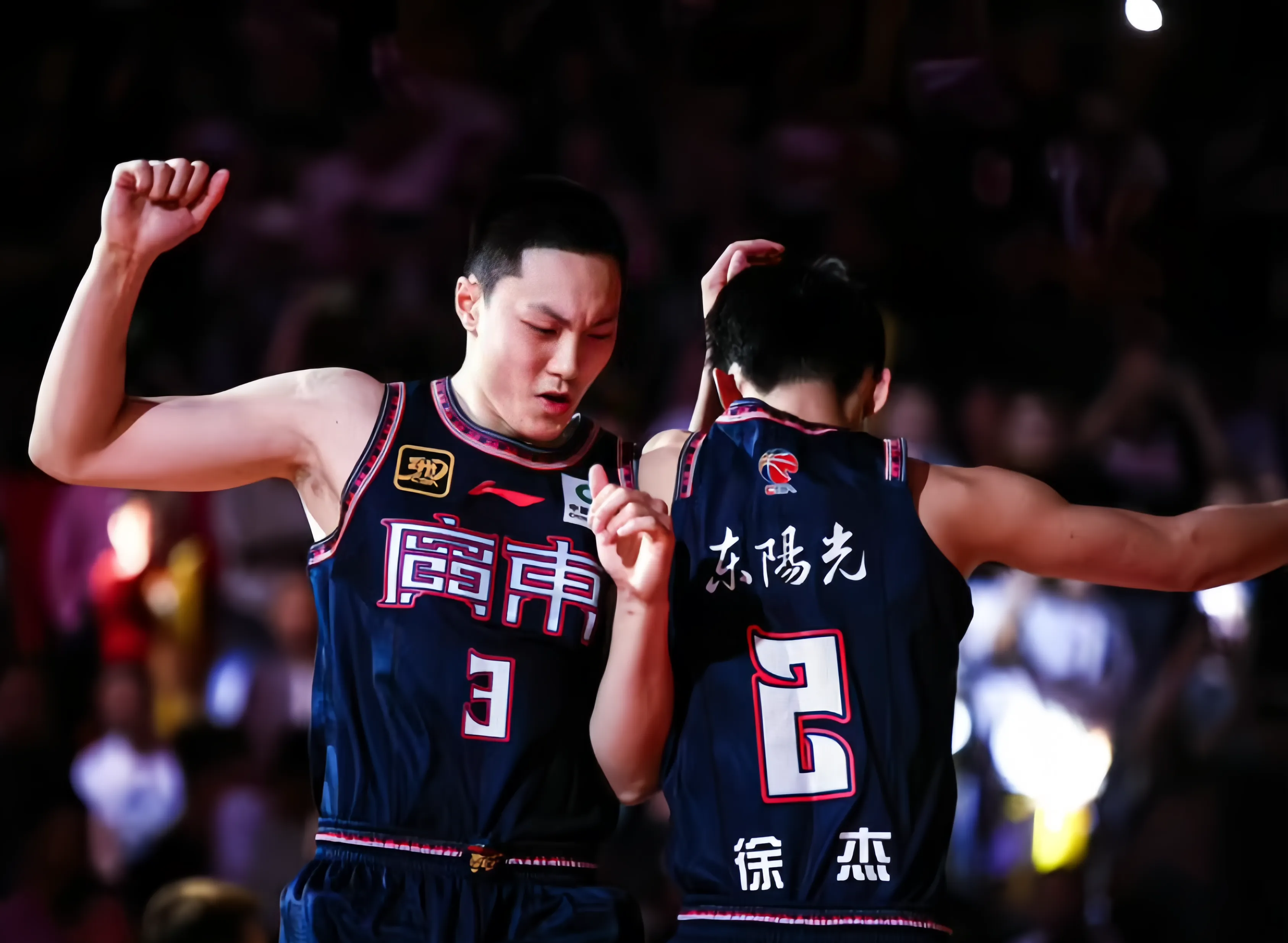 吉林队在主场大败对手，实现反超