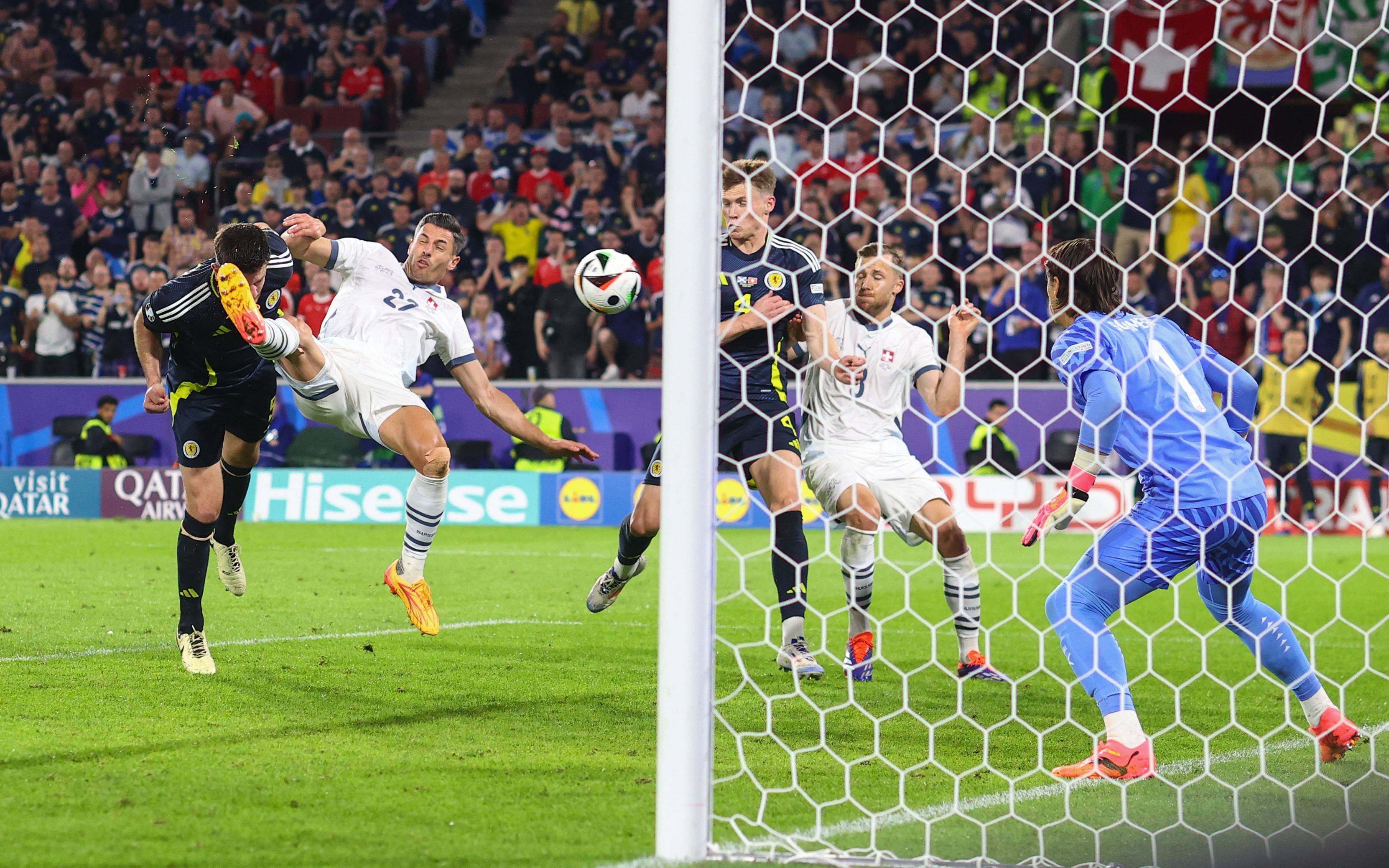 世界级足球赛事的精彩对决回顾