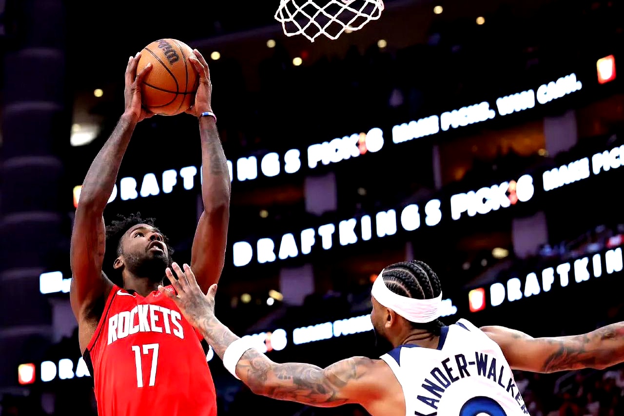 火箭队连胜终结，马刺队主场大胜