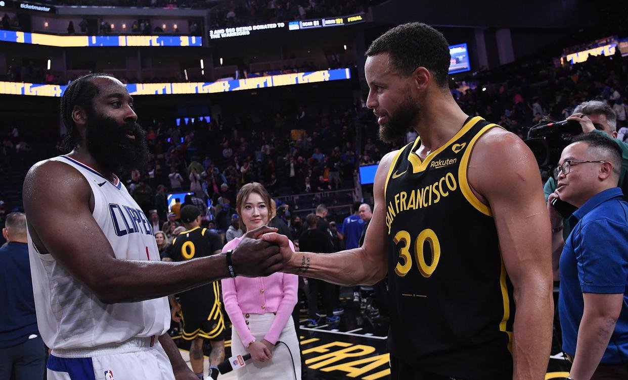 DB彩票官网-快船击败开拓者赢得胜利