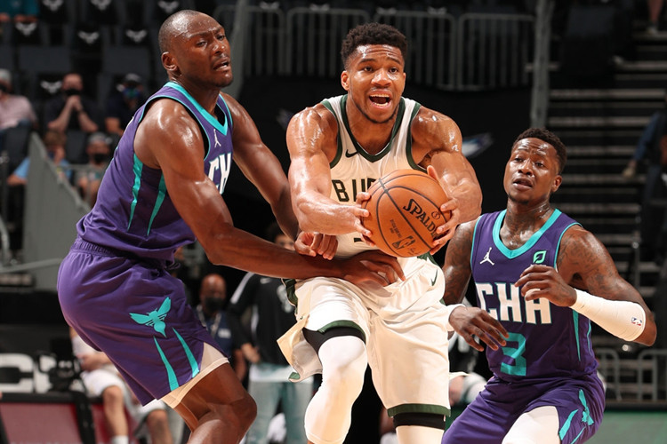 DB彩票平台-雄鹿客场不敌黄蜂，遭遇两连败